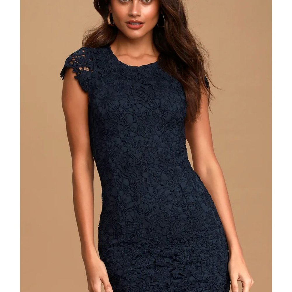 NWT Lulus Romance language navy backless lace dress medium